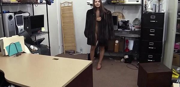  Pussyfucked pawnshop amateur shakes her hips